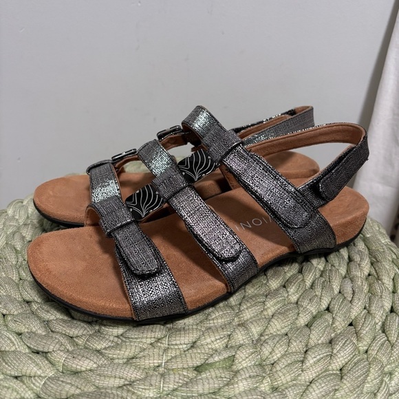 VIONIC Amber Black Metallic Strappy Slingback Comfort Arch Support Sandals - Picture 4 of 10